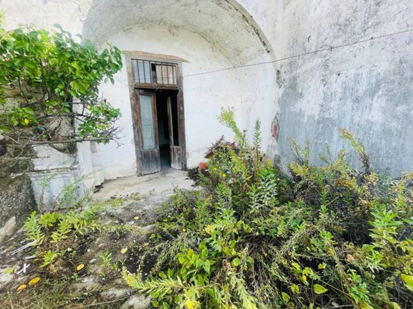 appartamento in vendita a Cava de' Tirreni in zona Centro Storico / Scacciaventi