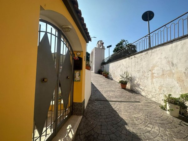 appartamento in vendita a Cava de' Tirreni in zona Centro Storico / Scacciaventi