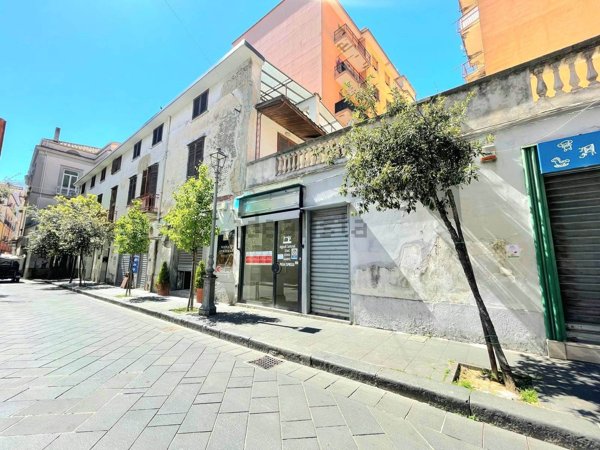 locale commerciale in vendita a Cava de' Tirreni