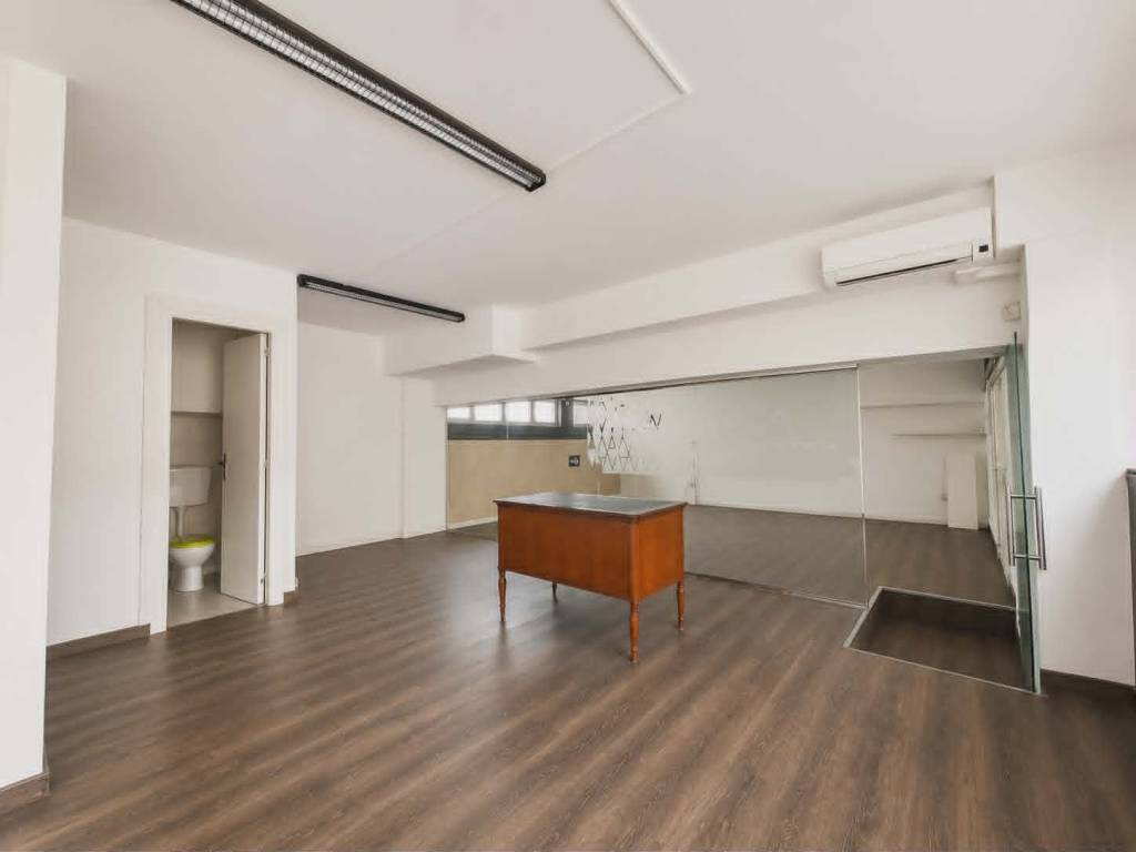 ufficio in vendita a Cava de' Tirreni in zona Centro Storico / Scacciaventi
