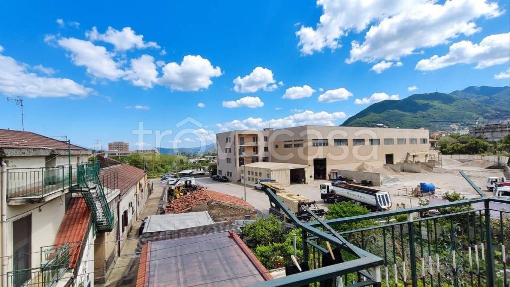 appartamento in vendita a Cava de' Tirreni in zona Santa Lucia