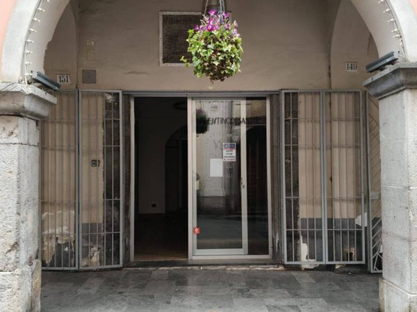 negozio in vendita a Cava de' Tirreni