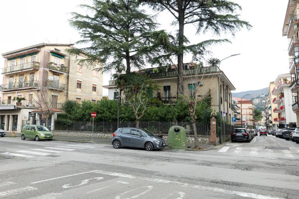 appartamento in vendita a Cava de' Tirreni in zona Centro Storico / Scacciaventi