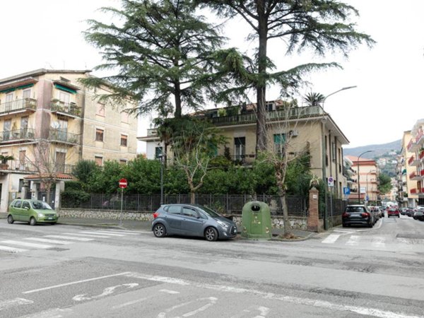appartamento in vendita a Cava de' Tirreni in zona Centro Storico / Scacciaventi