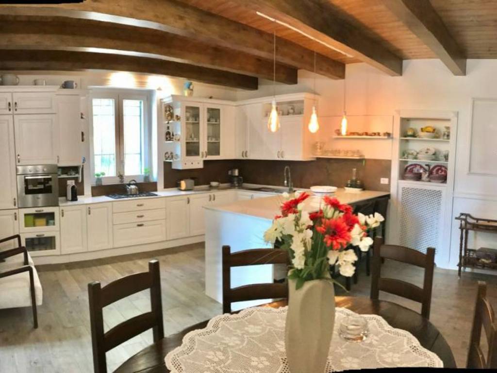 casa indipendente in vendita a Cava de' Tirreni