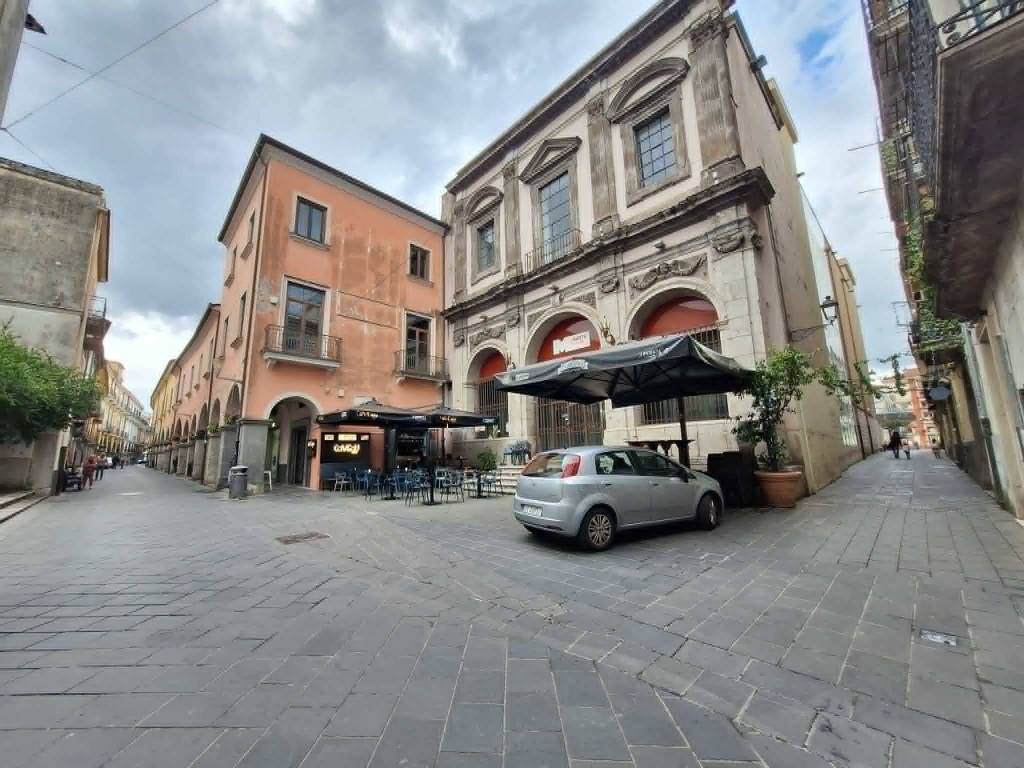 appartamento in vendita a Cava de' Tirreni in zona Centro Storico / Scacciaventi