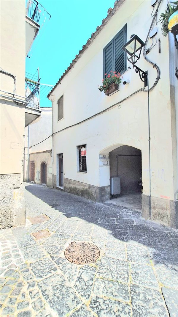 appartamento in vendita a Cava de' Tirreni in zona Castagneto / Corpo di Cava