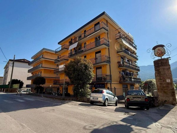 appartamento in vendita a Cava de' Tirreni in zona Centro Storico / Scacciaventi