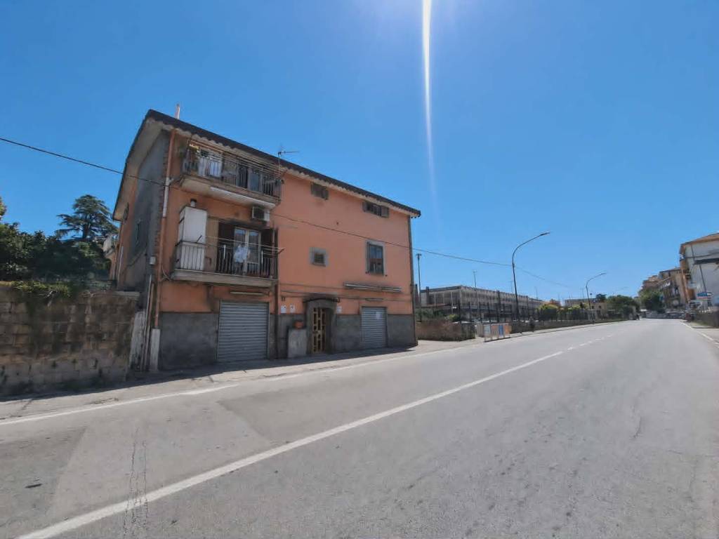 negozio in vendita a Cava de' Tirreni