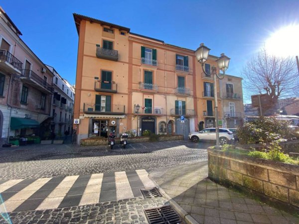 negozio in vendita a Cava de' Tirreni