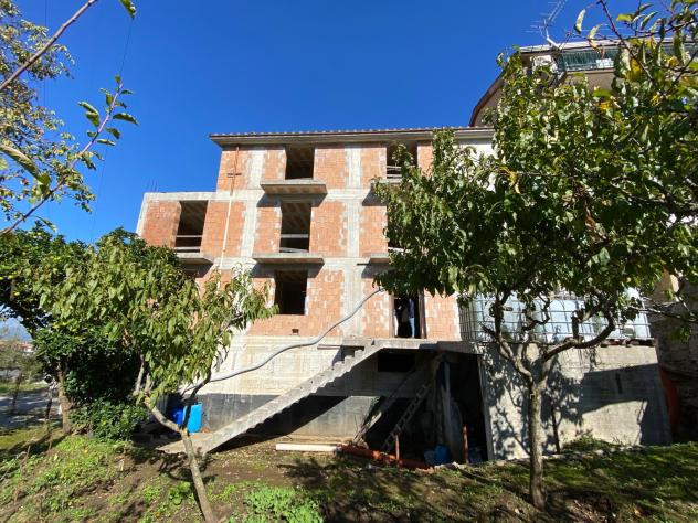 casa indipendente a Cava de' Tirreni in zona Centro Storico / Scacciaventi