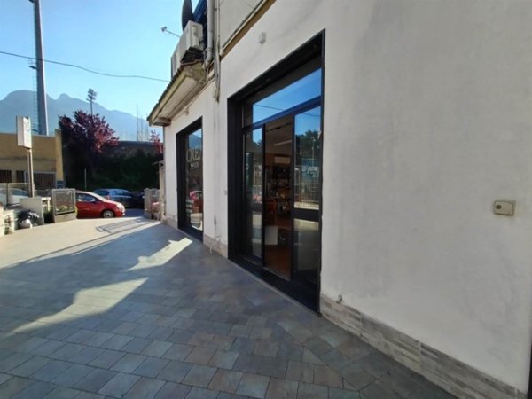 negozio in vendita a Cava de' Tirreni in zona Pianesi