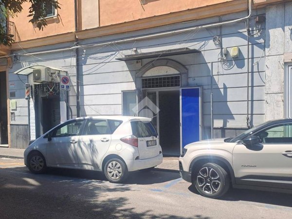 negozio in vendita a Cava de' Tirreni in zona Centro Storico / Scacciaventi