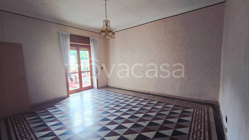 casa indipendente in vendita a Cava de' Tirreni in zona Santa Lucia