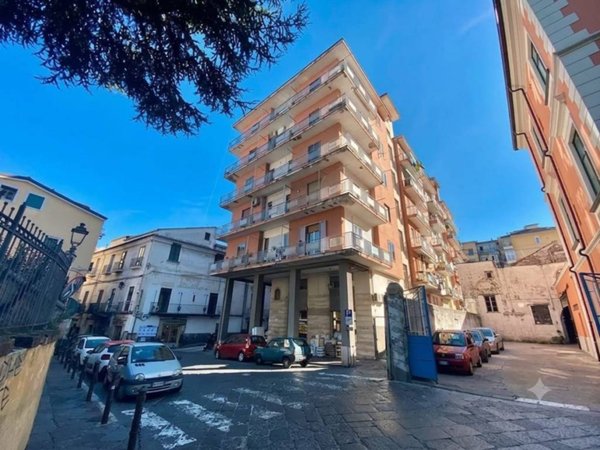 appartamento in vendita a Cava de' Tirreni in zona Centro Storico / Scacciaventi