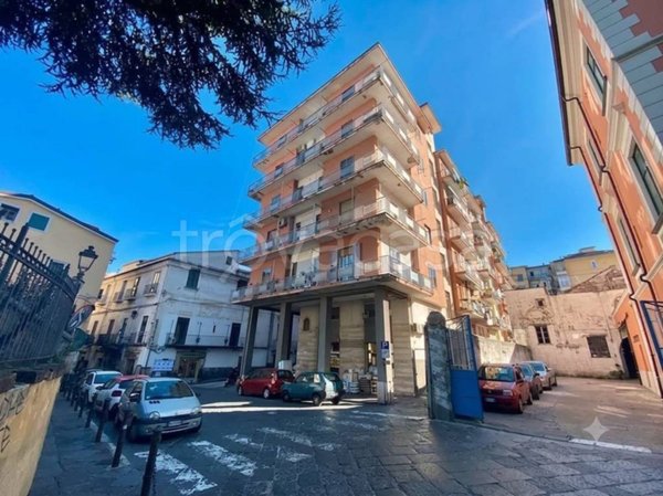 appartamento in vendita a Cava de' Tirreni in zona Centro Storico / Scacciaventi