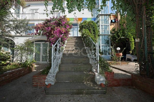 casa indipendente in vendita a Cava de' Tirreni in zona Passiano