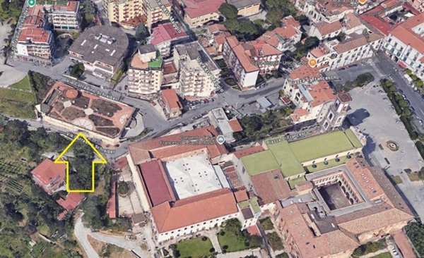 appartamento in vendita a Cava de' Tirreni in zona Centro Storico / Scacciaventi