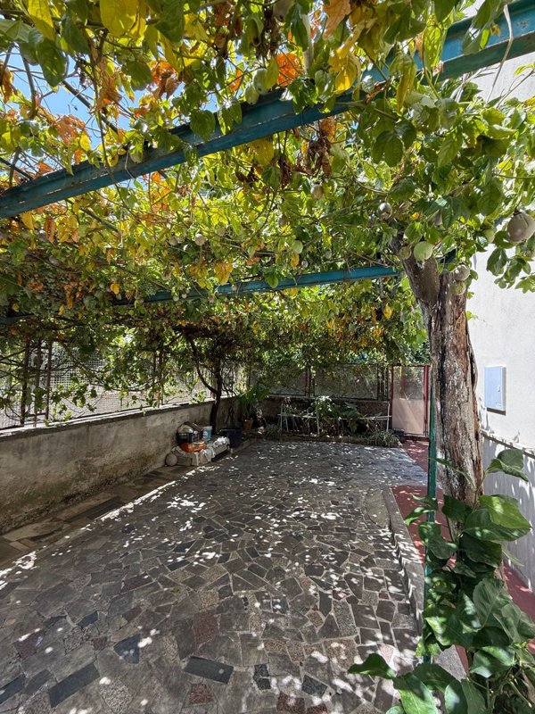 casa indipendente in vendita a Cava de' Tirreni in zona San Cesareo