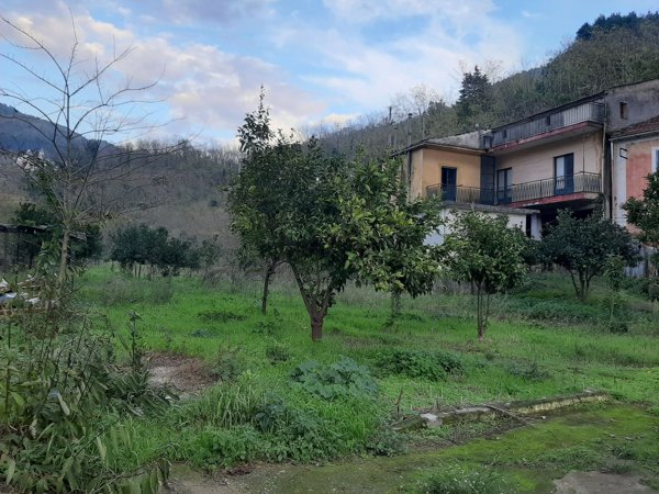 appartamento in vendita a Cava de' Tirreni in zona Rotolo