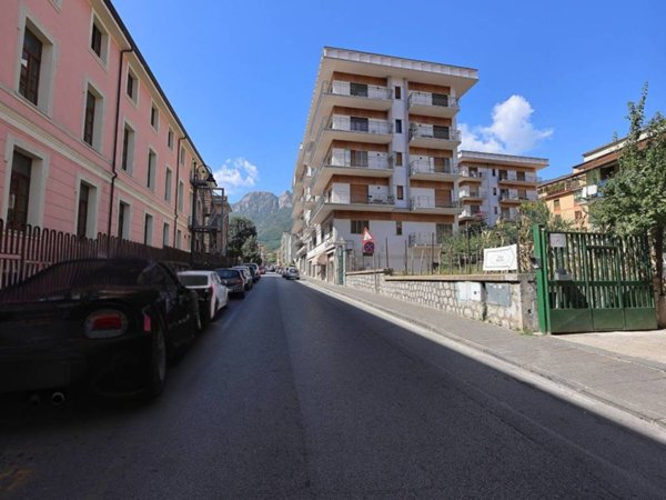 appartamento in vendita a Cava de' Tirreni in zona Centro Storico / Scacciaventi