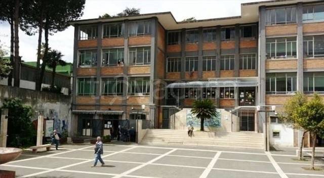 box auto in vendita a Cava de' Tirreni in zona Passiano
