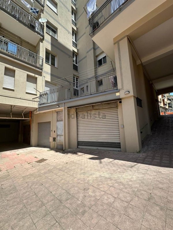 box auto in vendita a Cava de' Tirreni in zona San Lorenzo