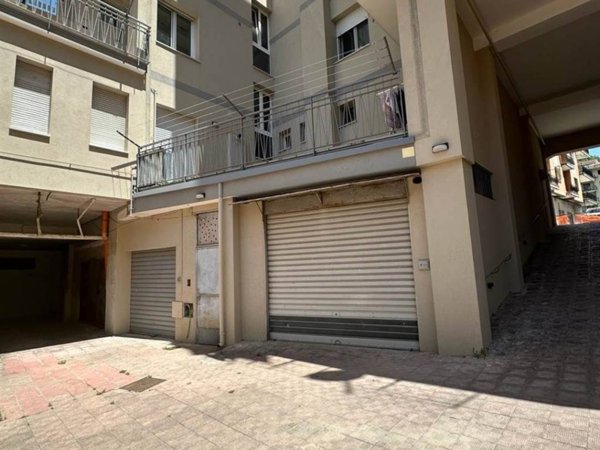 box auto in vendita a Cava de' Tirreni in zona San Lorenzo