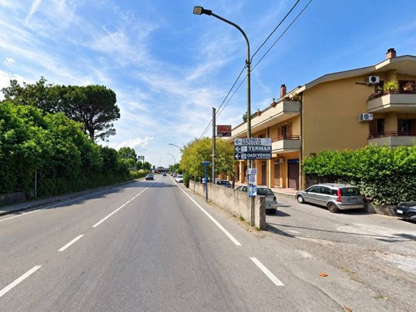 locale commerciale in vendita a Cava de' Tirreni