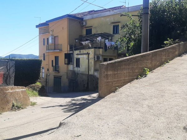 box auto in vendita a Cava de' Tirreni in zona Passiano