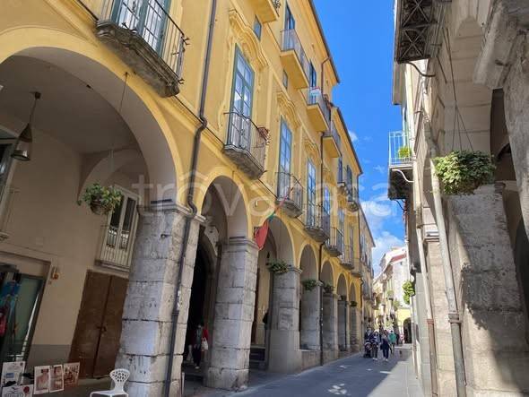 appartamento in vendita a Cava de' Tirreni in zona Centro Storico / Scacciaventi