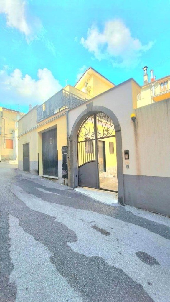 appartamento in vendita a Cava de' Tirreni in zona Passiano