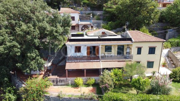 casa indipendente in vendita a Centola in zona Palinuro