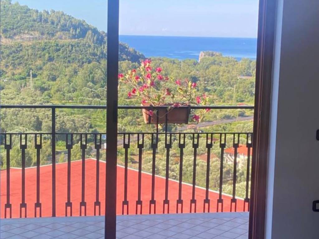 appartamento in vendita a Centola in zona Palinuro