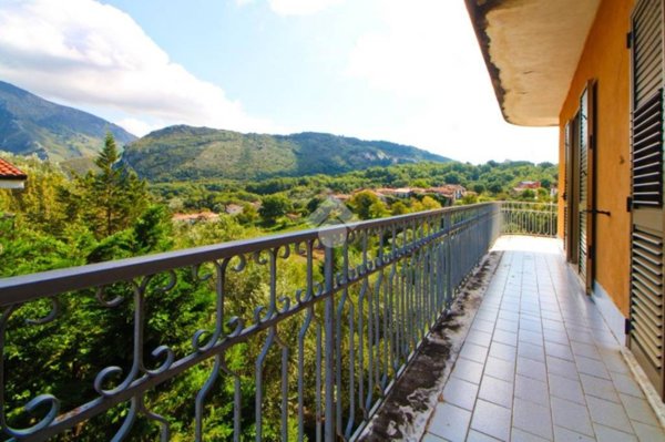 appartamento in vendita a Centola in zona Forìa