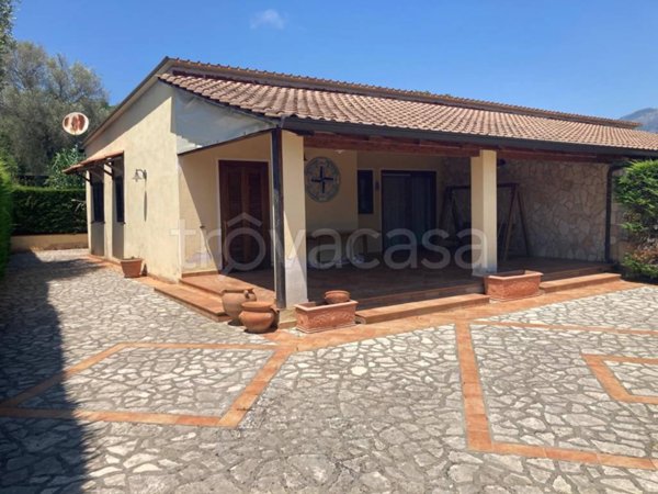 casa indipendente in vendita a Centola in zona Palinuro