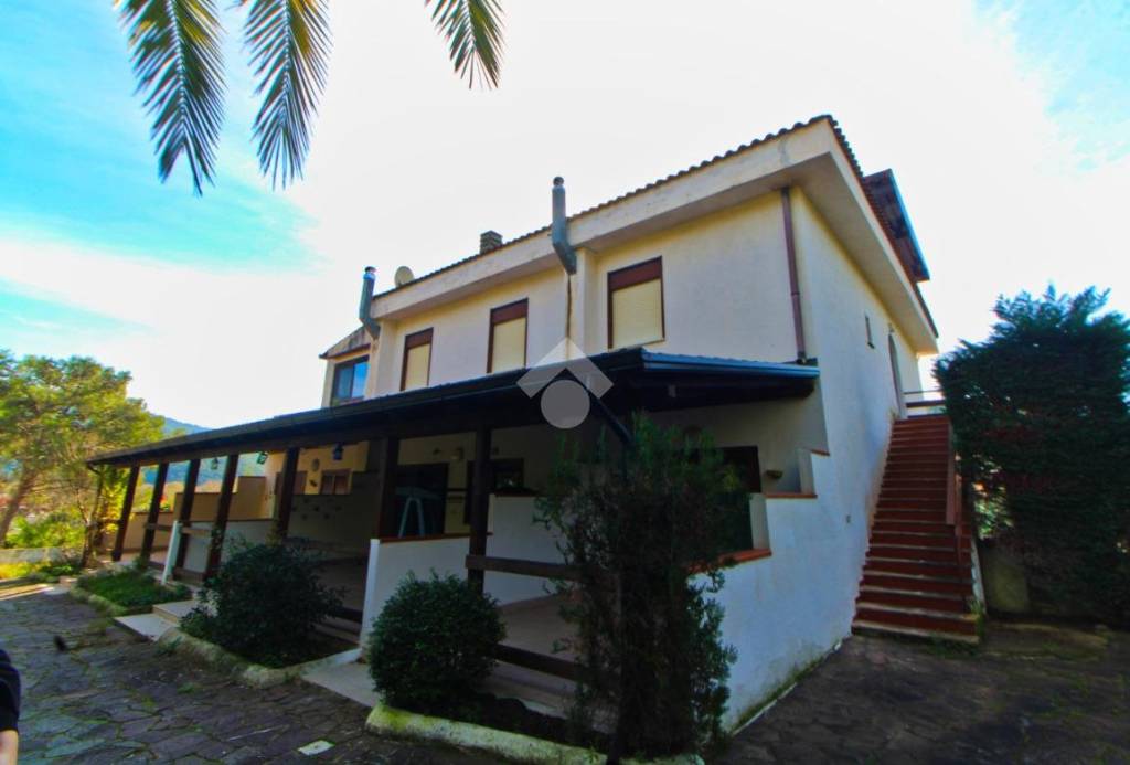 casa indipendente in vendita a Centola in zona Palinuro