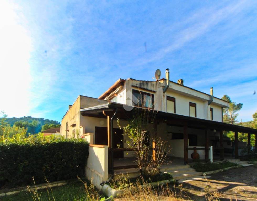 casa indipendente in vendita a Centola in zona Palinuro