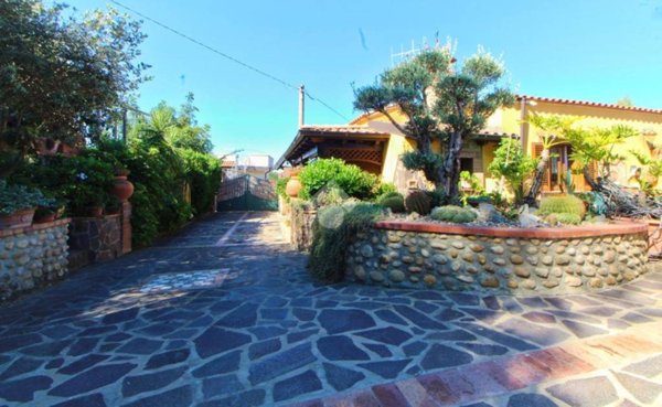 casa indipendente in vendita a Centola in zona Palinuro