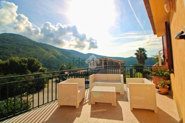 casa indipendente in vendita a Centola in zona Palinuro
