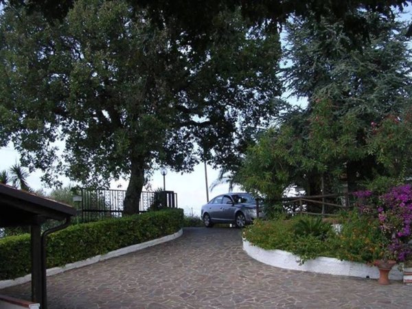 casa indipendente in vendita a Centola in zona Palinuro