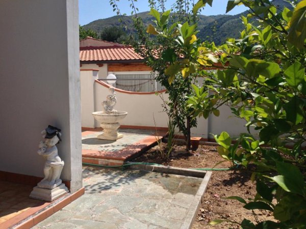 casa indipendente in vendita a Centola in zona Palinuro