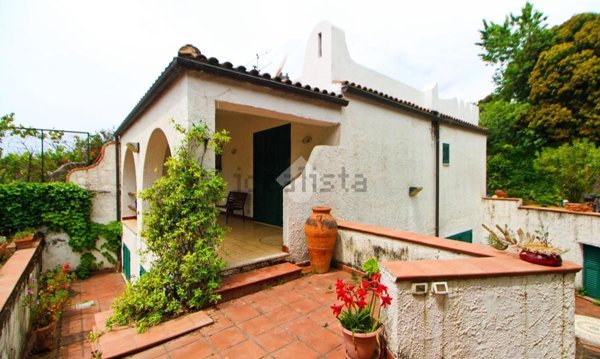 casa indipendente in vendita a Centola in zona Palinuro