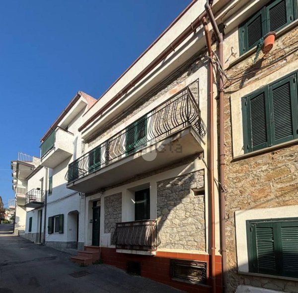 casa indipendente in vendita a Centola in zona Palinuro