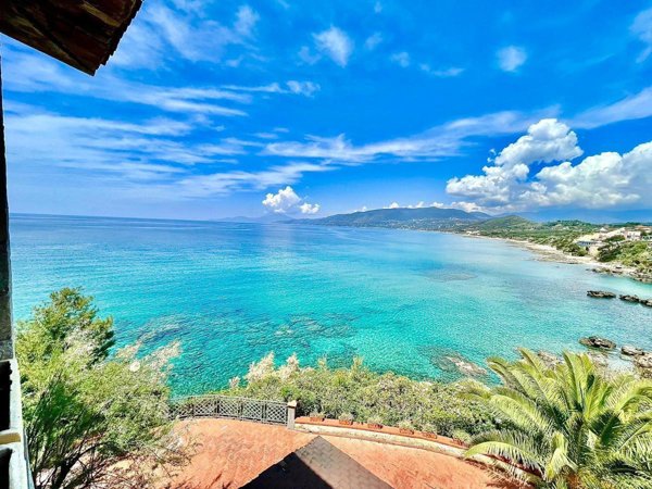 casa indipendente in vendita a Centola in zona Palinuro