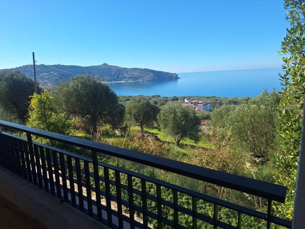 casa indipendente in vendita a Centola in zona Palinuro