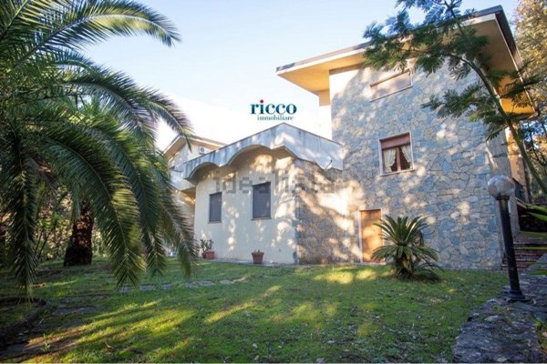 casa indipendente in vendita a Centola