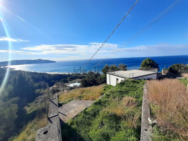 casa indipendente in vendita a Centola in zona Palinuro
