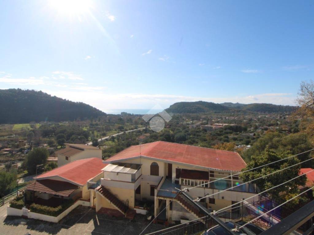 appartamento in vendita a Centola in zona Palinuro