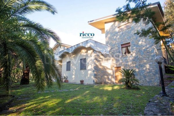 casa indipendente in vendita a Centola in zona Forìa